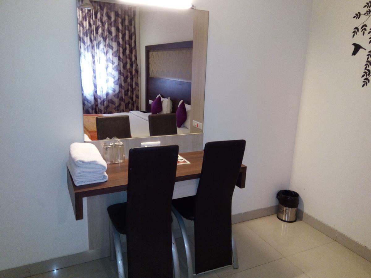 Hotel Veer Residency Panvel Zewnętrze zdjęcie