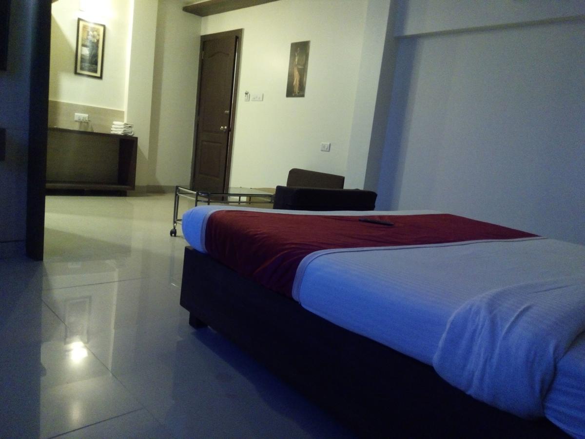 Hotel Veer Residency Panvel Zewnętrze zdjęcie